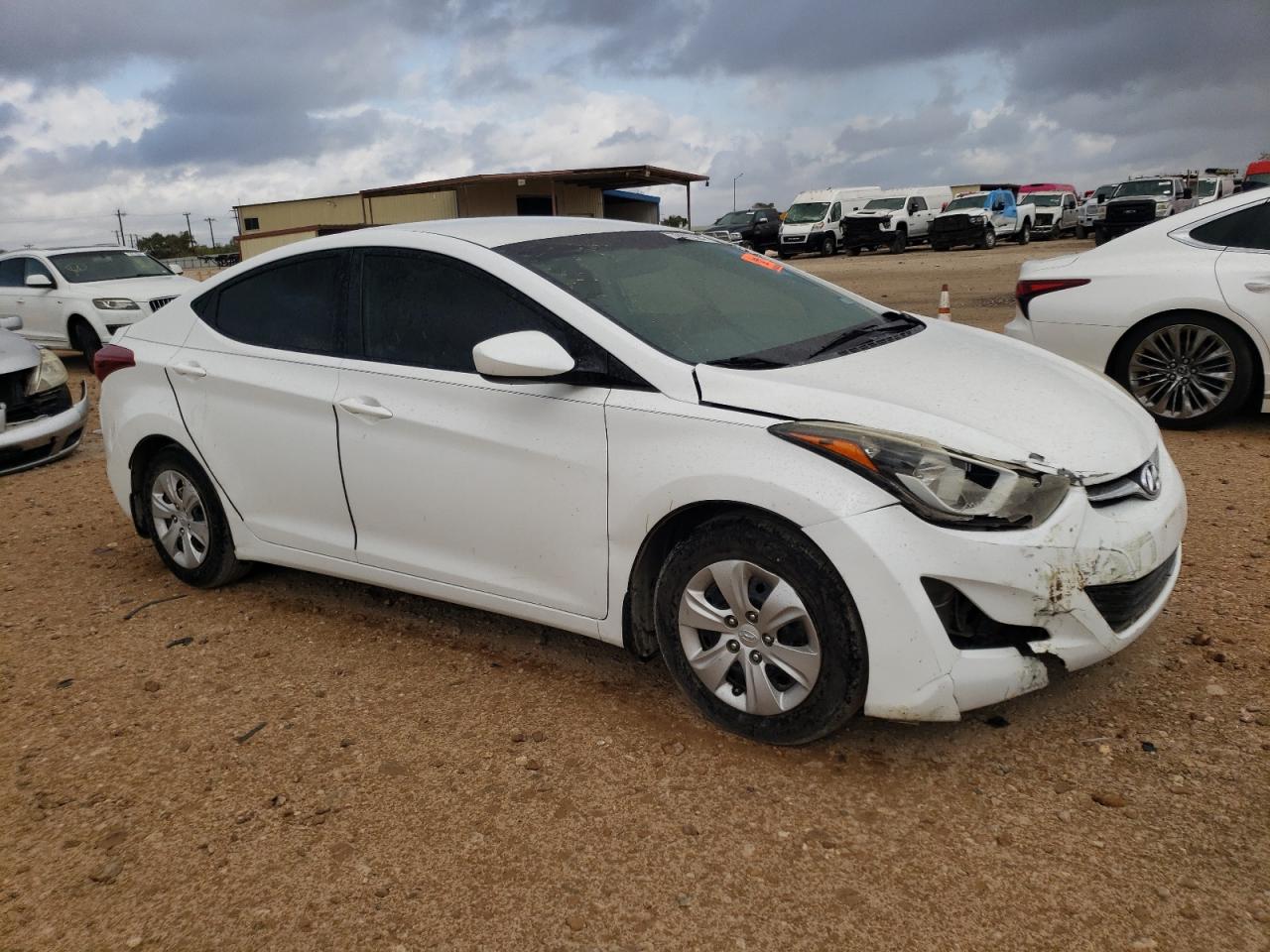 2016 Hyundai Elantra - Image 4