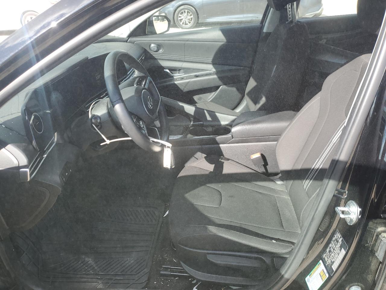 2023 Hyundai Elantra - Image 7