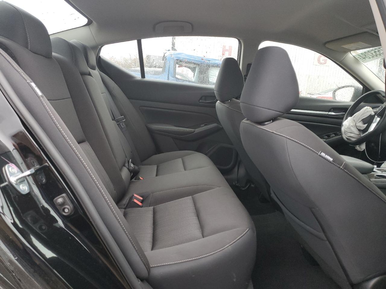 2023 Nissan Altima - Image 11