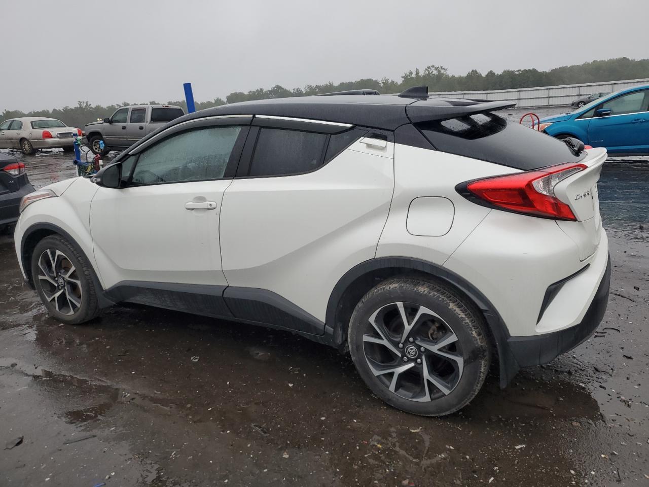 VIN NMTKHMBX4LR118104 2020 TOYOTA C-HR no.2