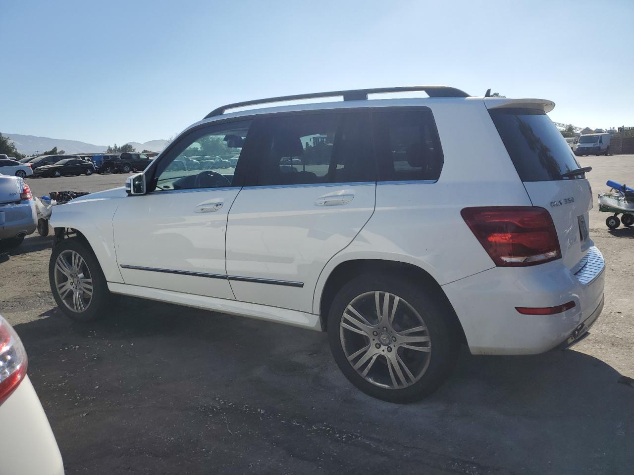 VIN WDCGG5HB4FG364820 2015 MERCEDES-BENZ GLK-CLASS no.2