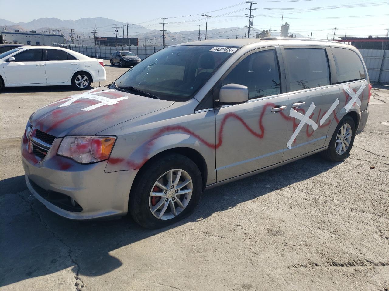 2018 Dodge Caravan - Image 1