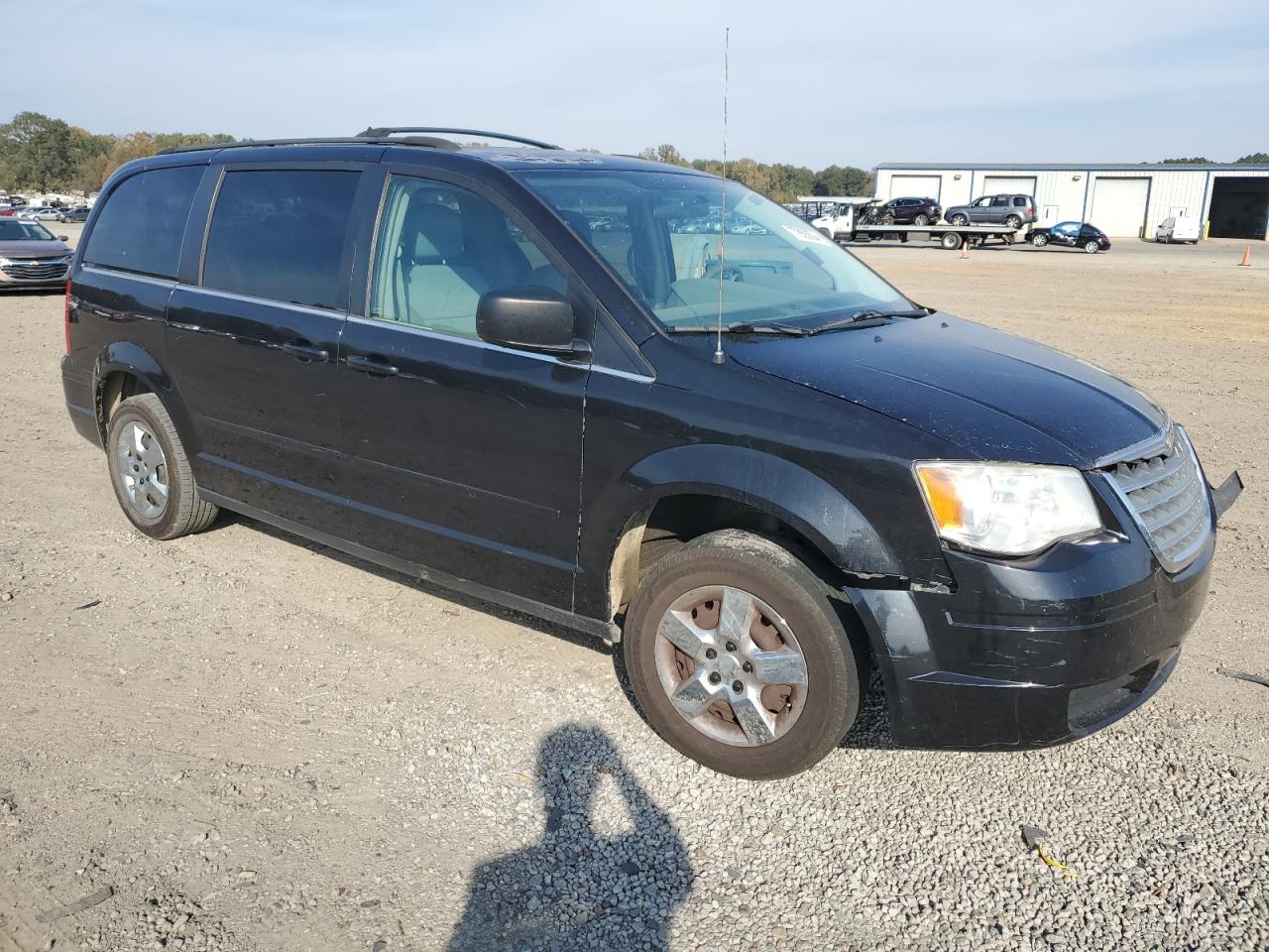 2010 Chrysler Town & Country - Image 4