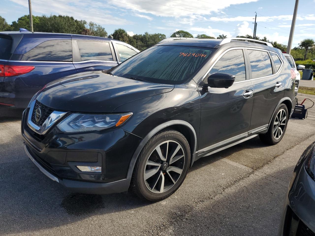 JN8AT2MT9JW466895 2018 NISSAN ROGUE - Image 1