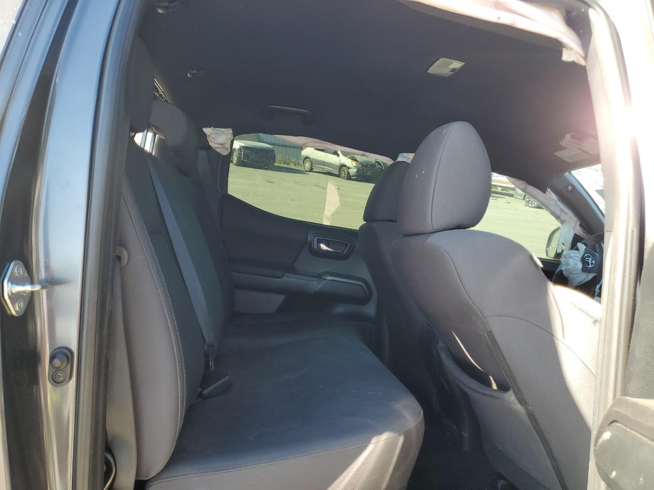 2017 Toyota Tacoma - Image 10