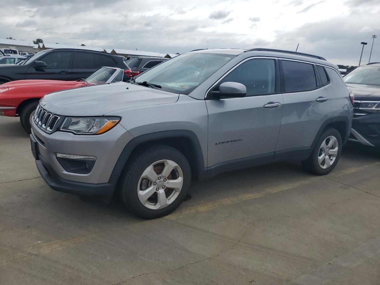 2018 Jeep Compass Latitude VIN: 3C4NJDBB3JT262737 Lot: 75084734