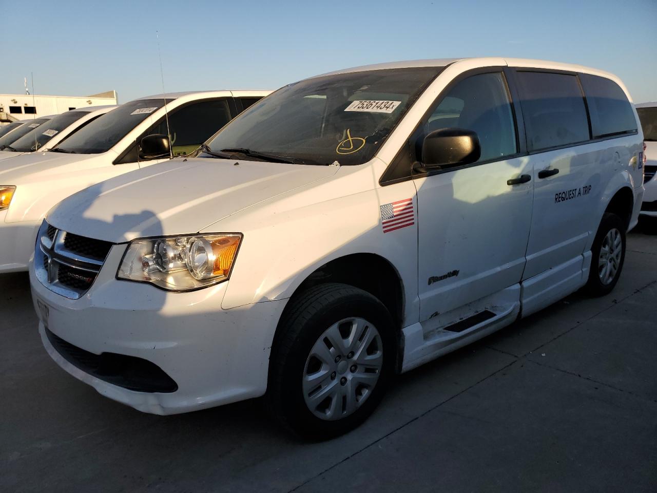 2019 Dodge Caravan - Image 1