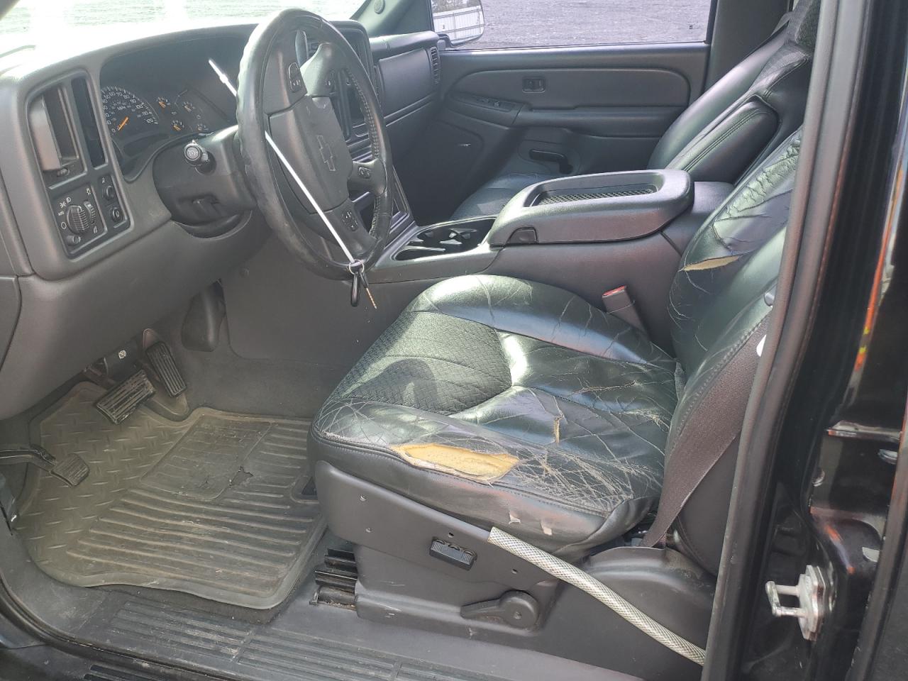 2004 Chevrolet Avalanche - Image 7