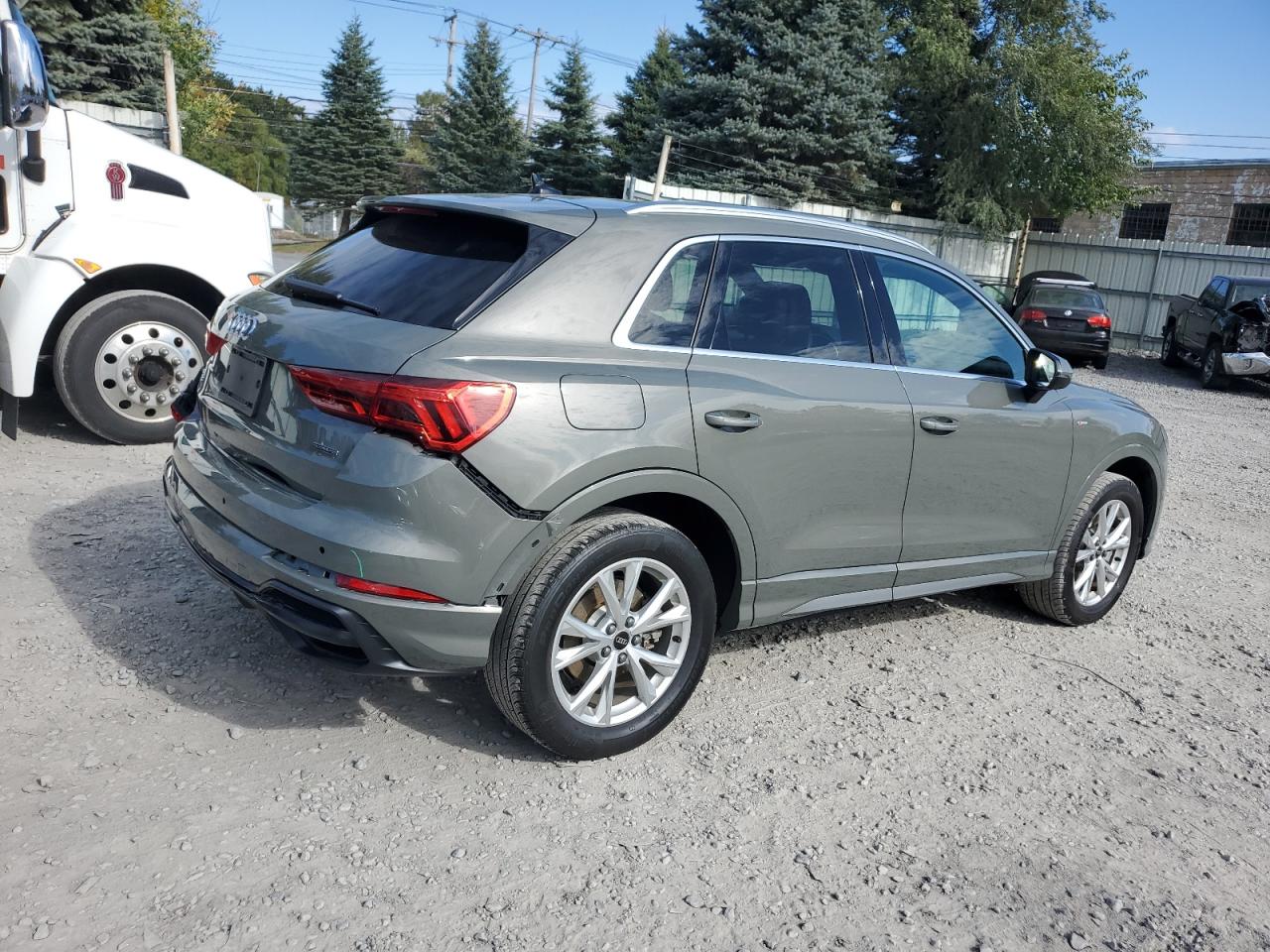 WA1EECF36N1136364 2022 Audi Q3 Premium Plus S Line 45