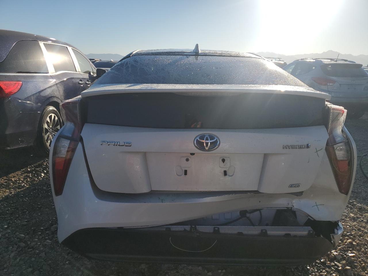 JTDKARFU2H3040028 2017 Toyota Prius