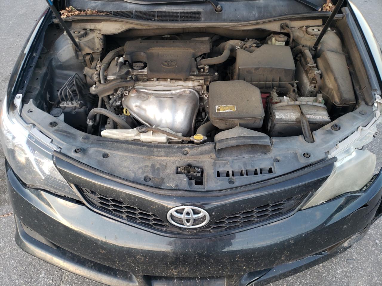 2014 Toyota Camry - Image 11