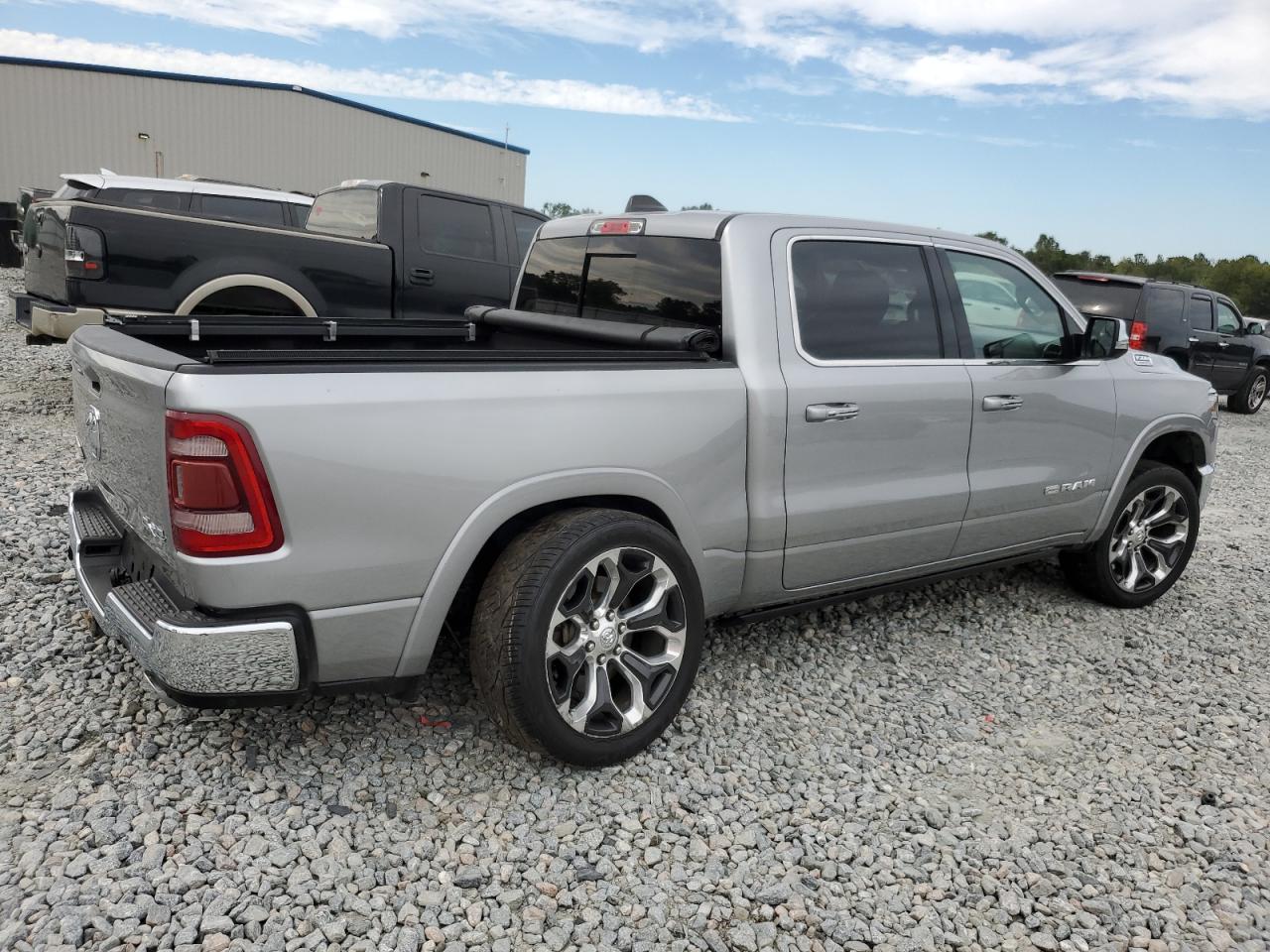 2019 RAM 1500 - Image 3