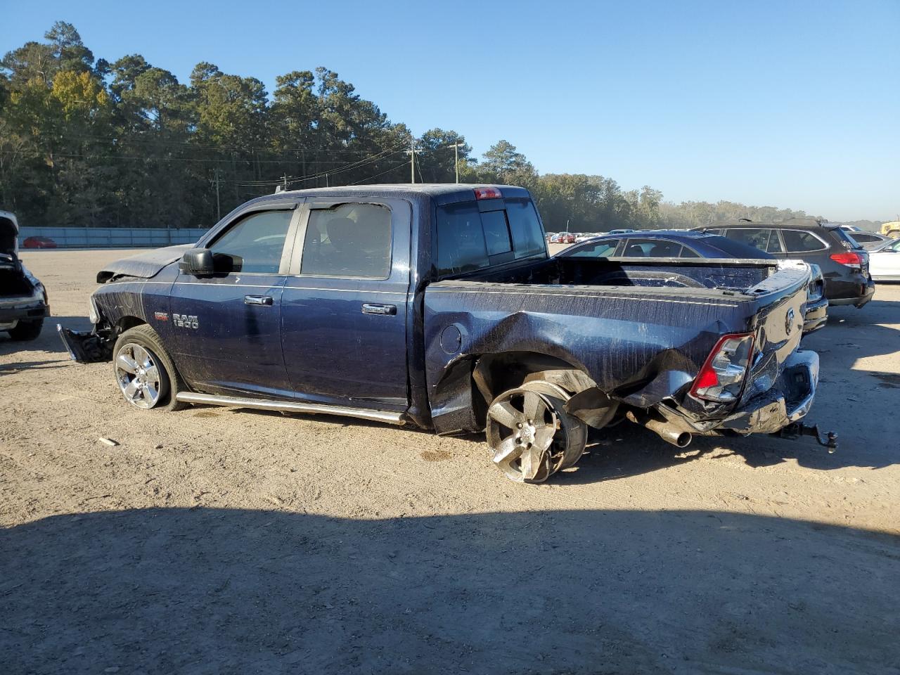 2016 RAM 1500 - Image 2