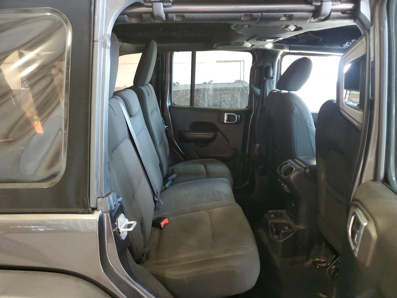 2018 Jeep Wrangler - Image 11