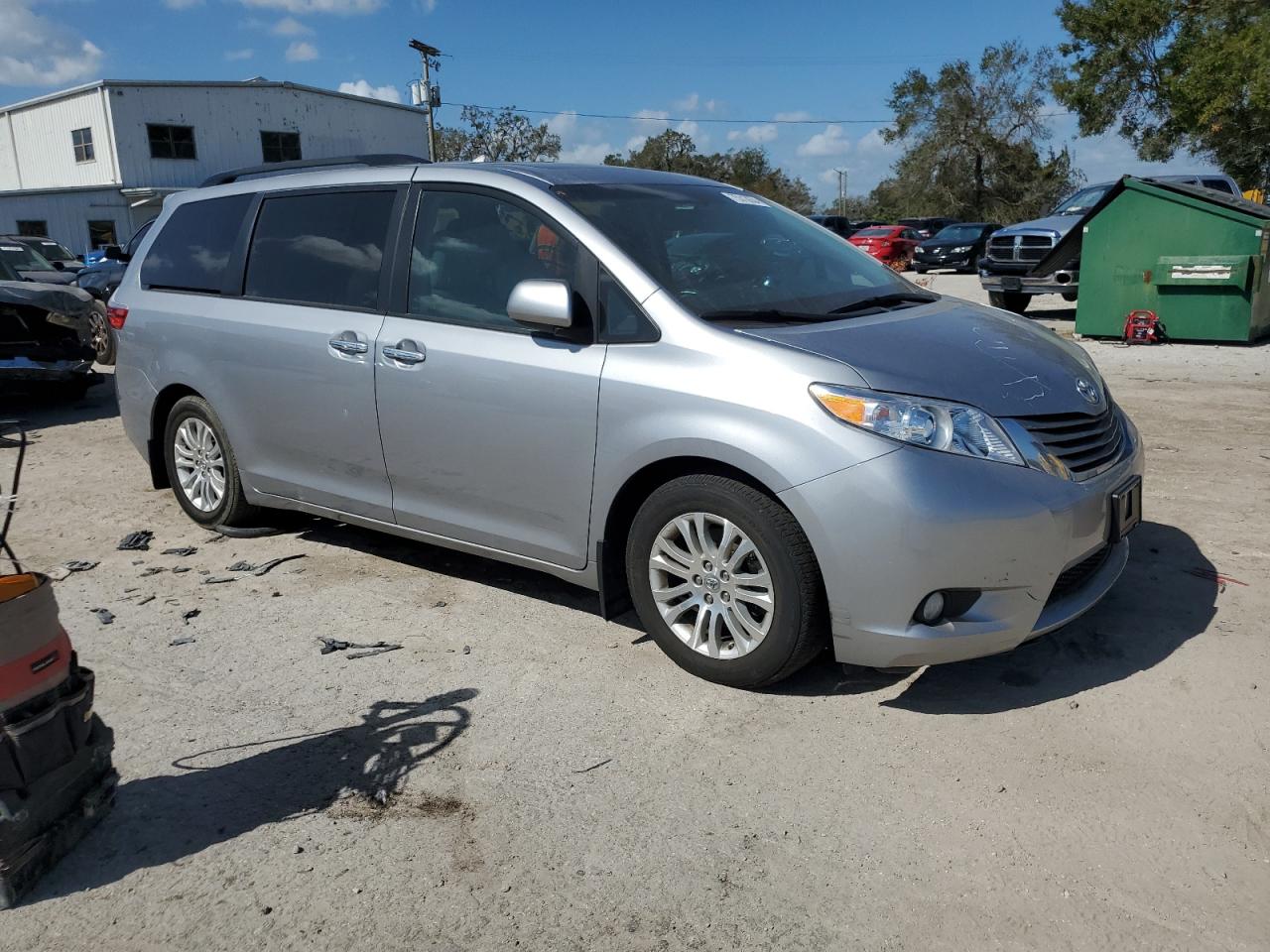 2017 Toyota Sienna Xle VIN: 5TDYZ3DC9HS797176 Lot: 75313634