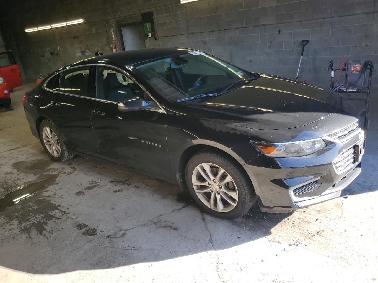 VIN 1G1ZE5ST4HF106921 2017 CHEVROLET MALIBU no.4