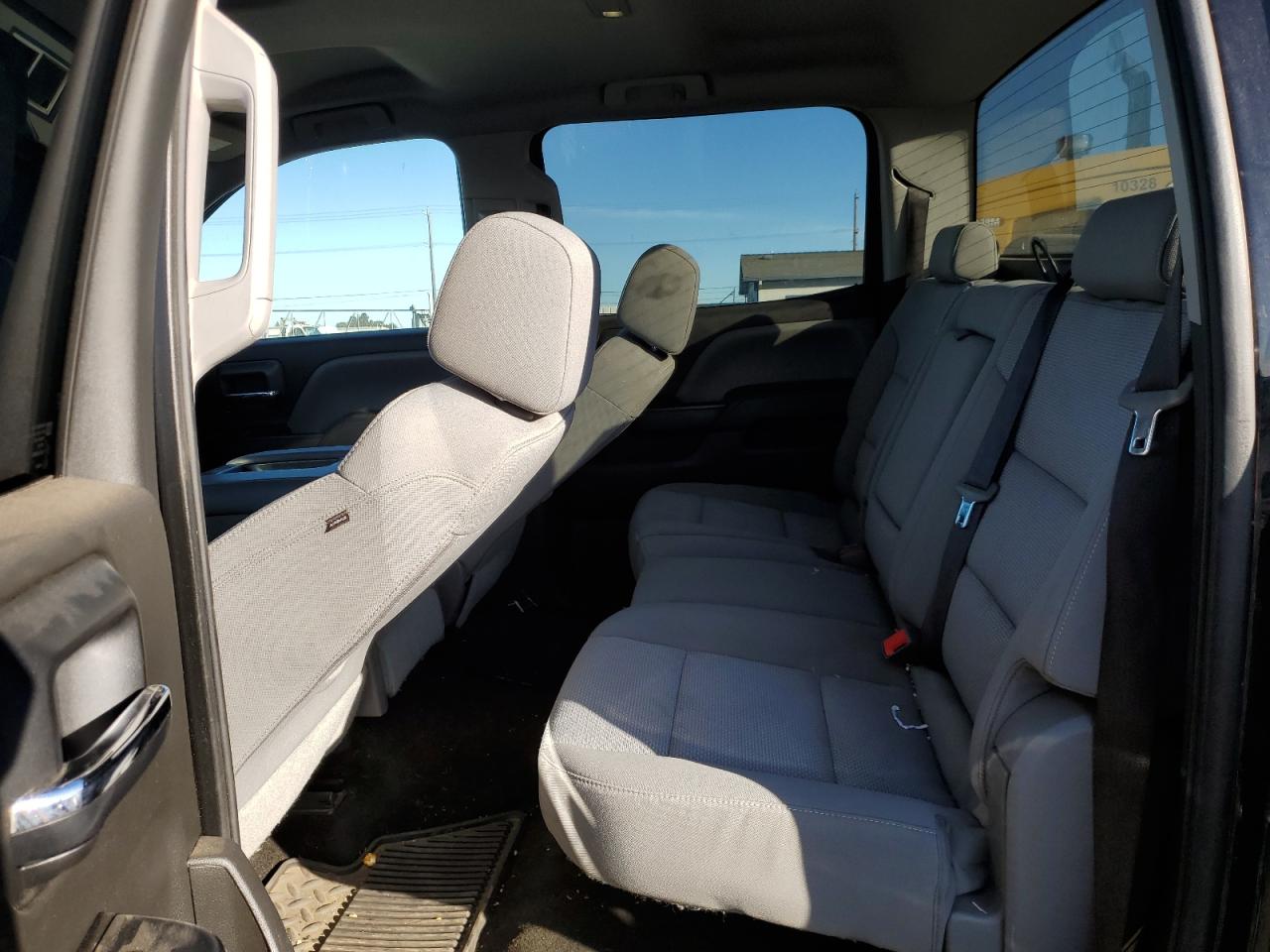 2018 Chevrolet Silverado - Image 10