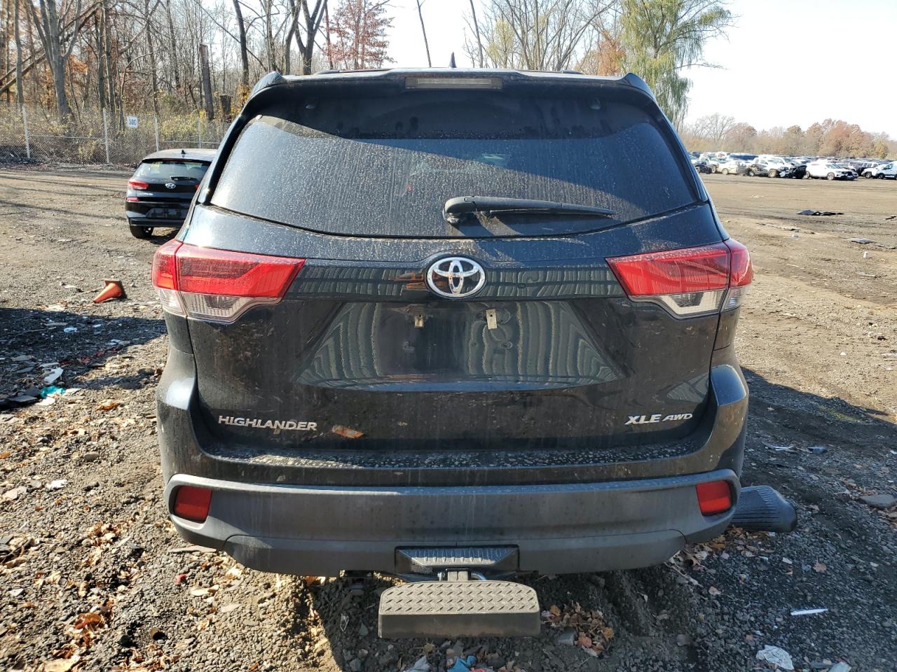 2018 Toyota Highlander Se VIN: 5TDJZRFH1JS911822 Lot: 77560354