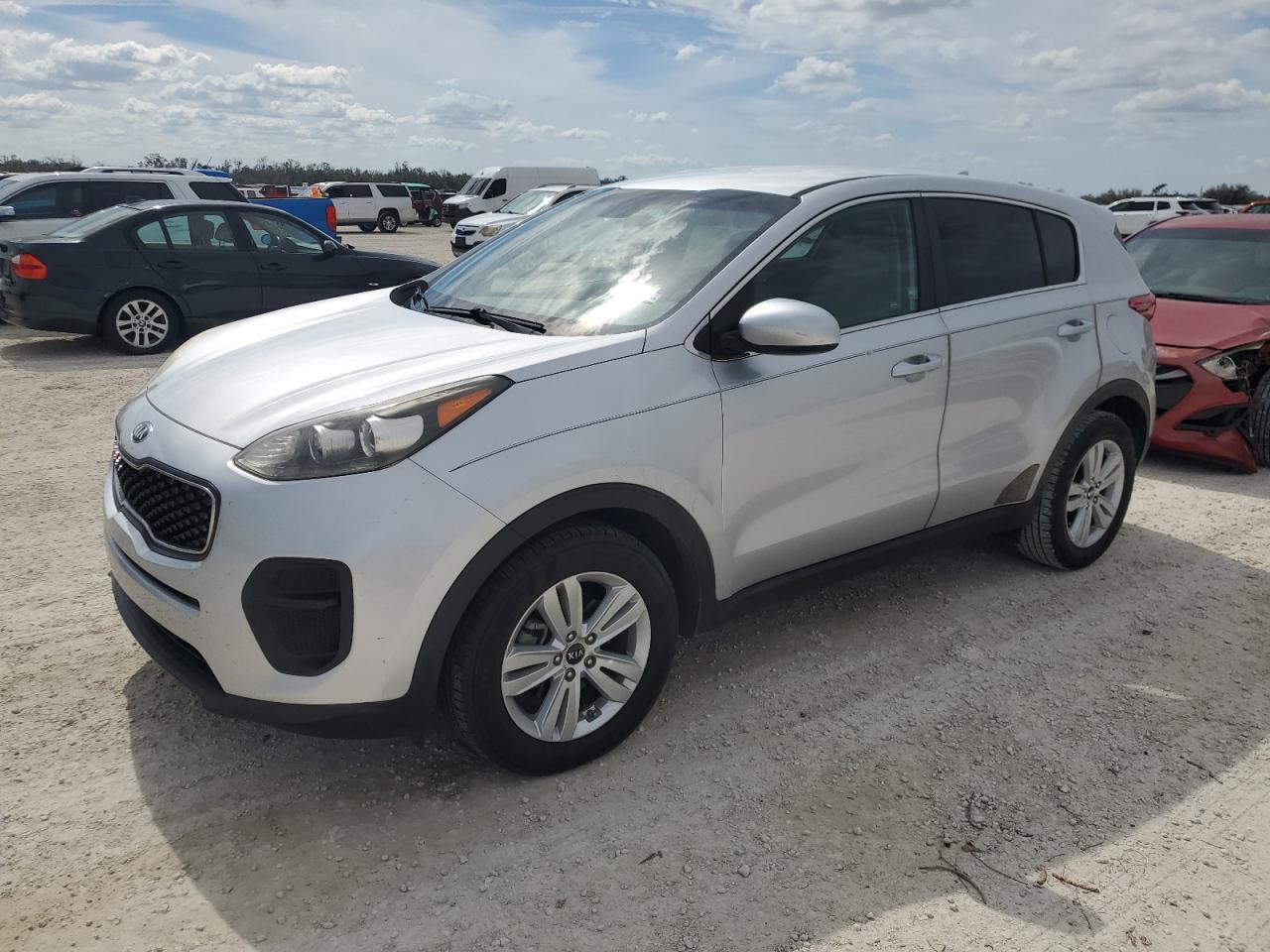 VIN KNDPM3ACXH7215756 2017 KIA SPORTAGE no.1