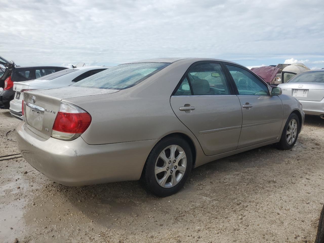 2005 Toyota Camry - Image 3