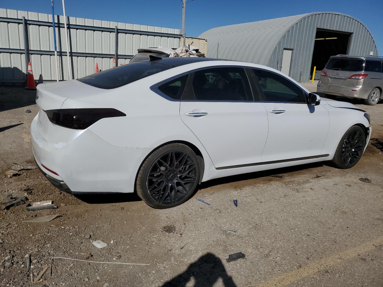2015 Hyundai Genesis - Image 3