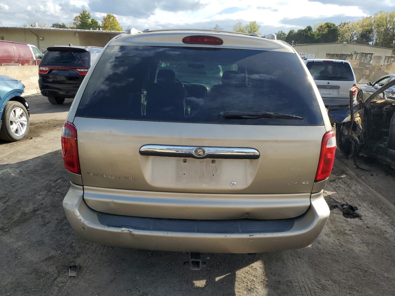 2002 Chrysler Town & Country Limited VIN: 2C8GP64L02R622042 Lot: 74119434