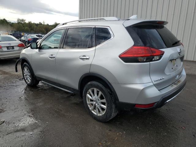  NISSAN ROGUE 2017 Srebrny