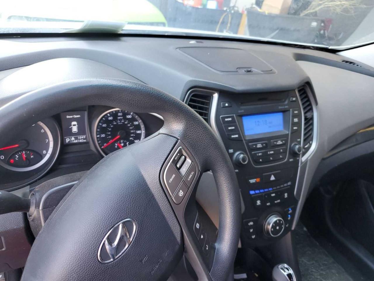 2015 Hyundai Santa Fe - Image 9