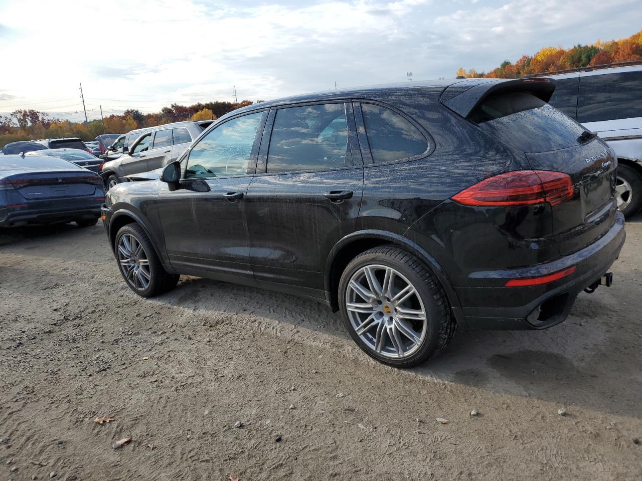 VIN WP1AA2A29HKA83228 2017 PORSCHE CAYENNE no.2