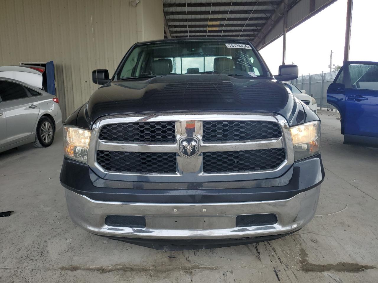 2016 RAM 1500 - Image 5
