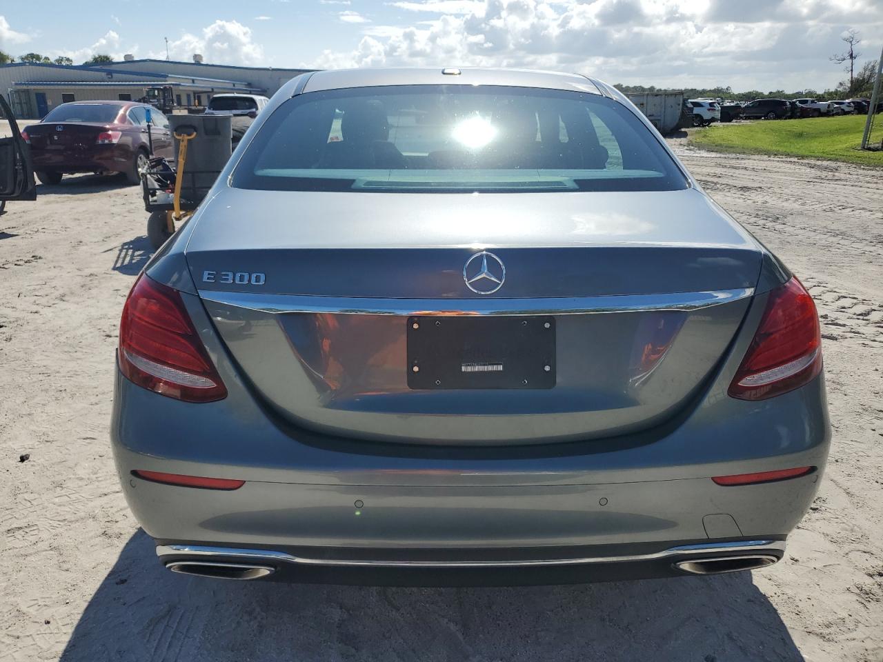 WDDZF4JB8KA502111 2019 Mercedes-Benz E 300