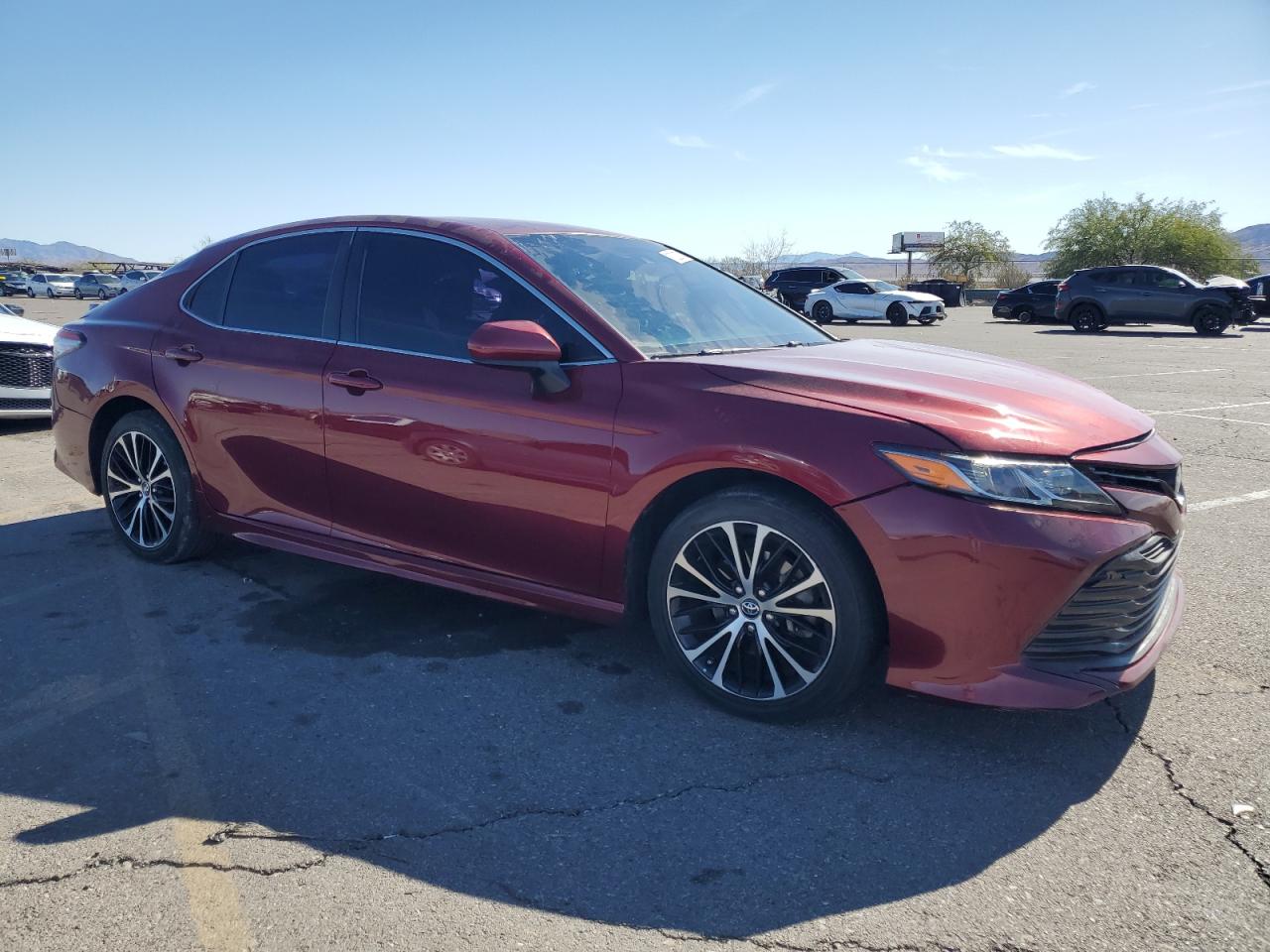 VIN 4T1B11HK7JU555700 2018 TOYOTA CAMRY no.4