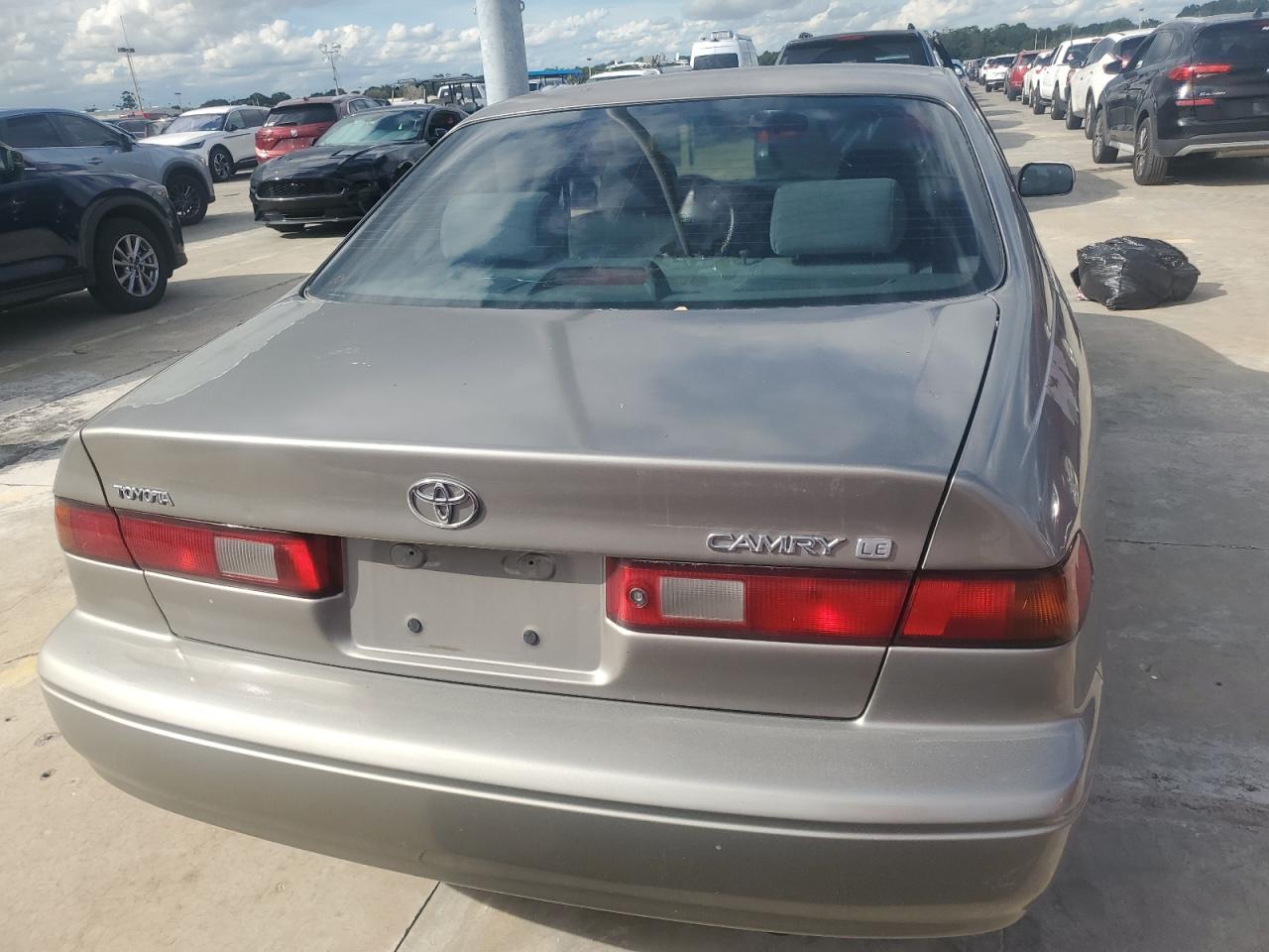 1999 Toyota Camry Ce VIN: 4T1BG28K1XU577463 Lot: 74301404