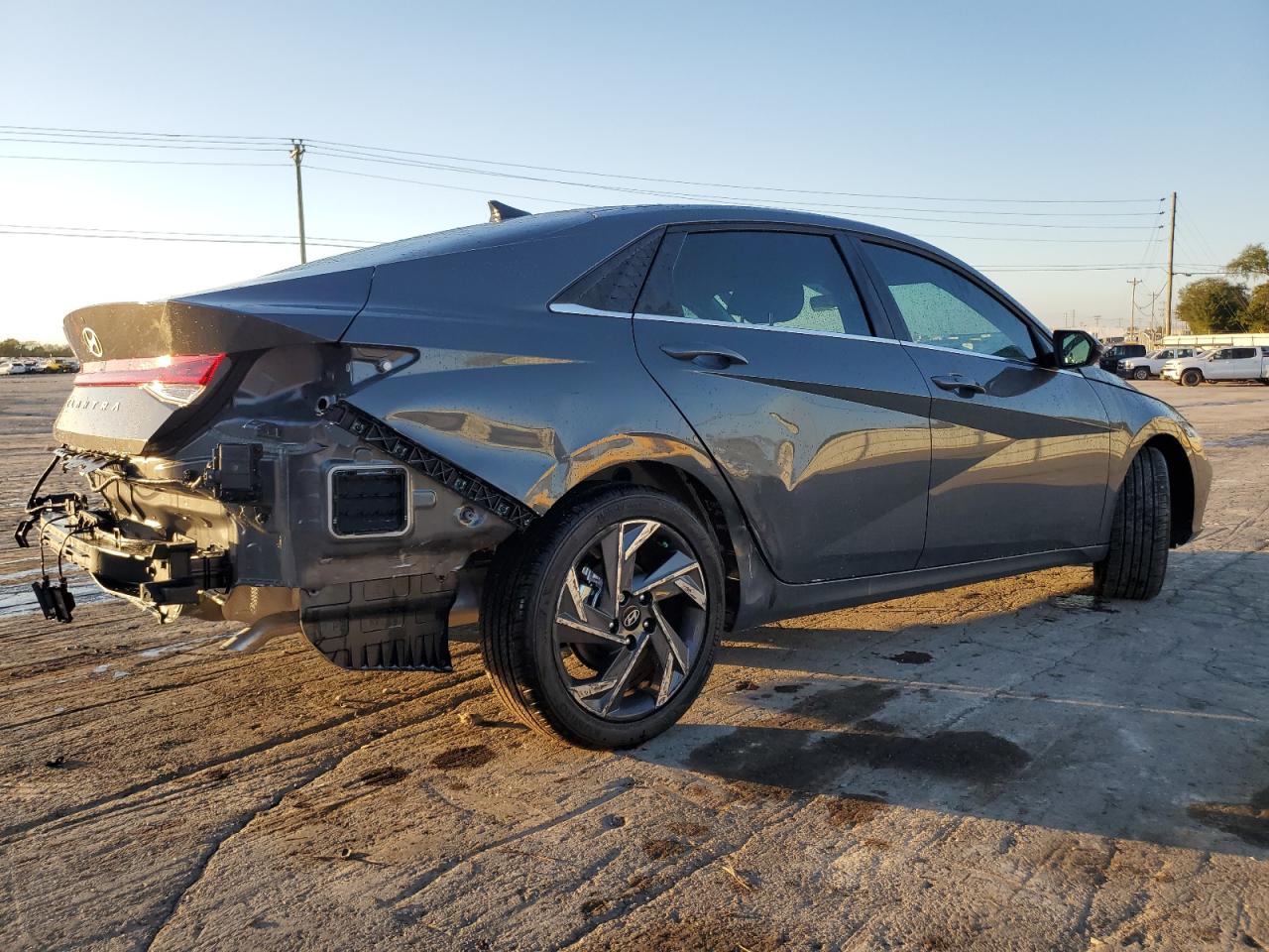 2024 Hyundai Elantra - Image 3