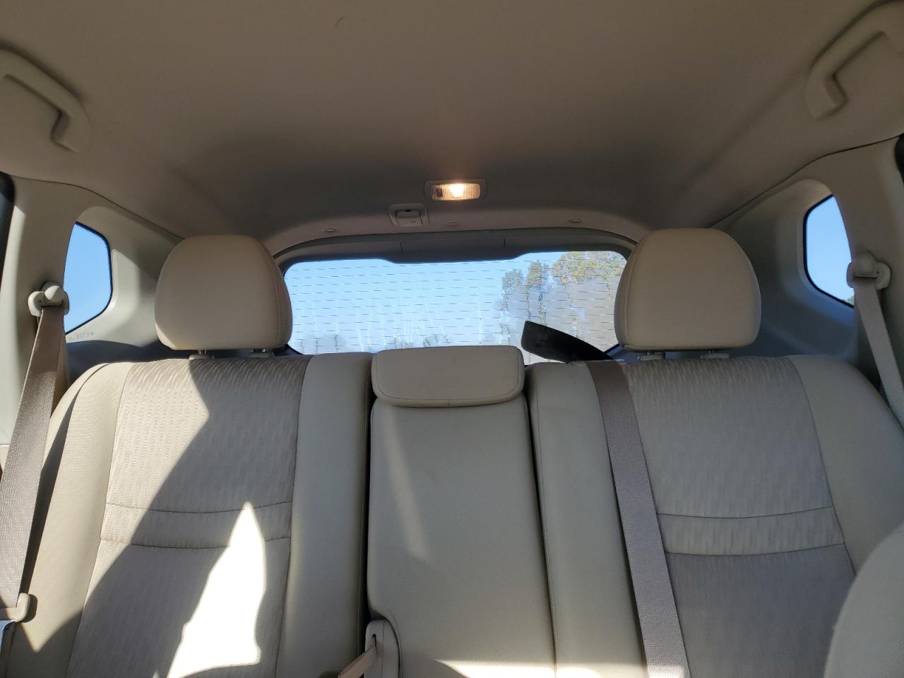 2017 Nissan Rogue - Image 10