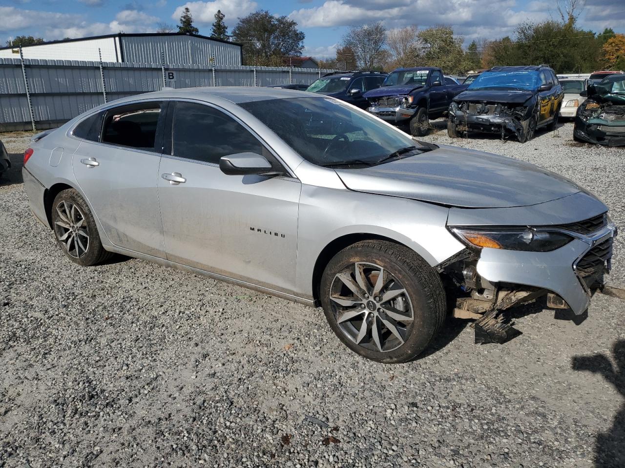 2021 Chevrolet Malibu - Image 4