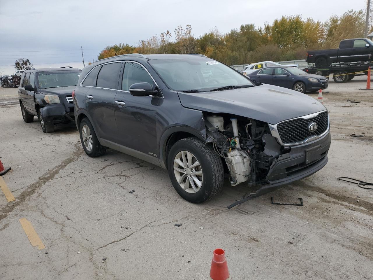 VIN 5XYPGDA51HG327556 2017 KIA SORENTO no.4