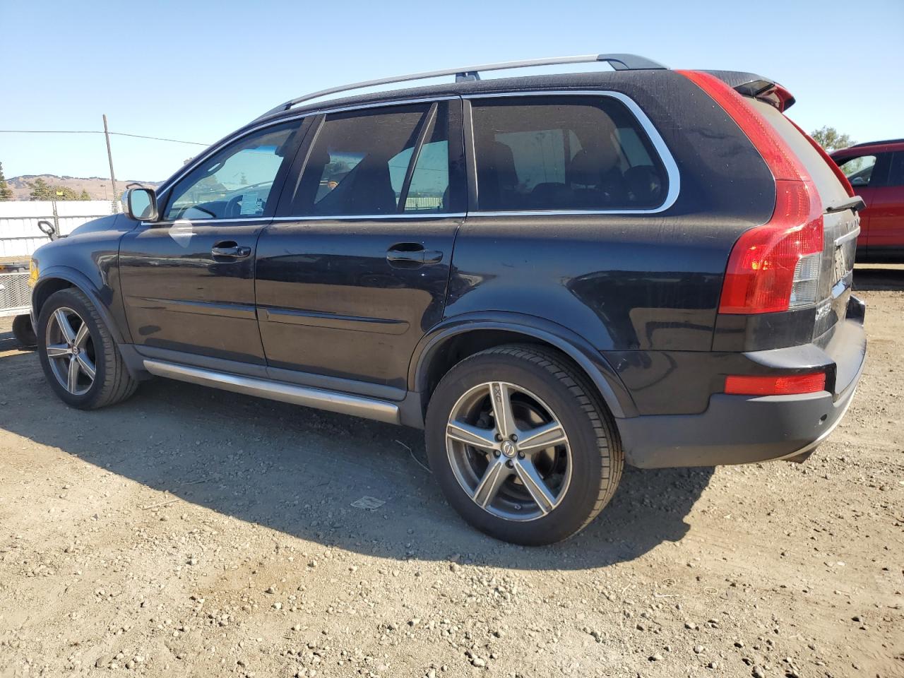 2010 Volvo XC90 - Image 2