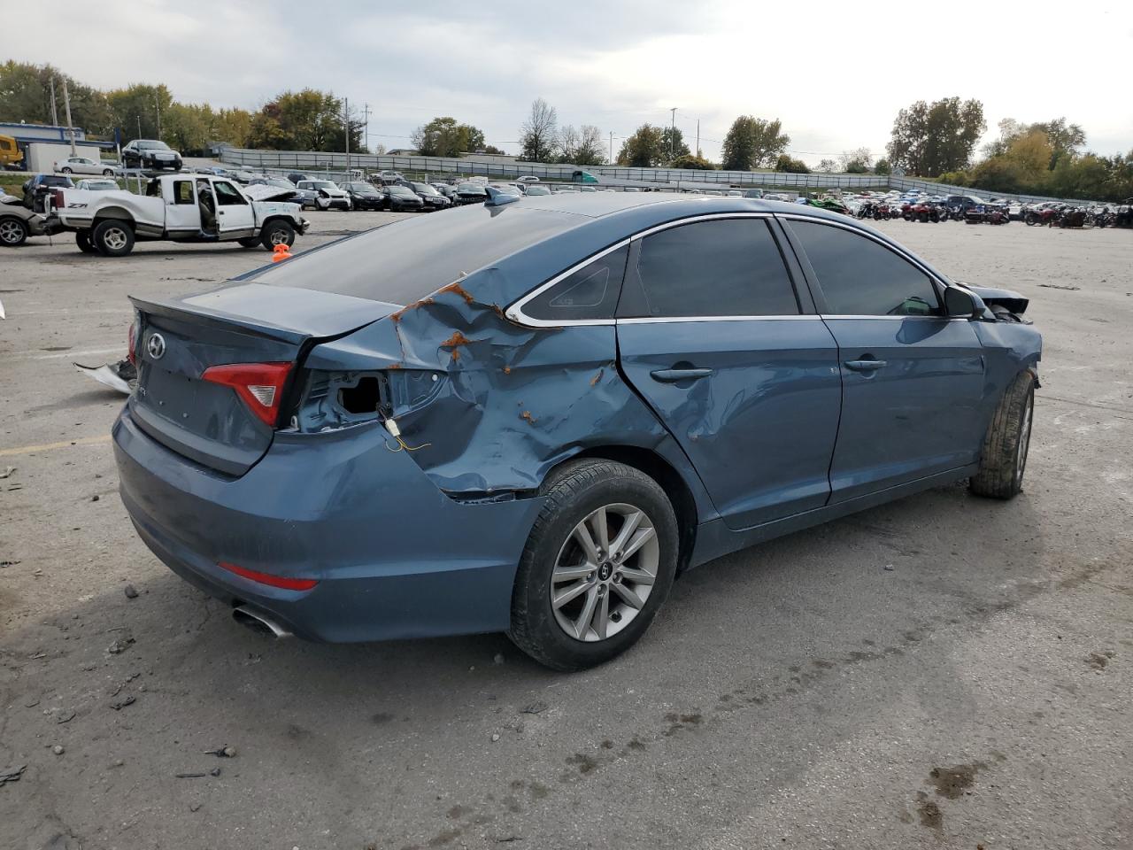 2017 Hyundai Sonata - Image 3