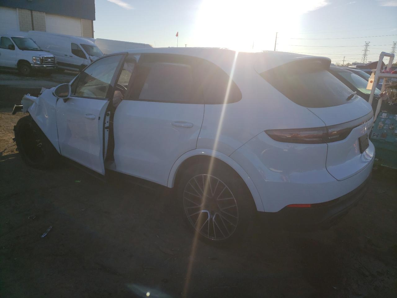 VIN WP1AA2AY9NDA07691 2022 PORSCHE CAYENNE no.2