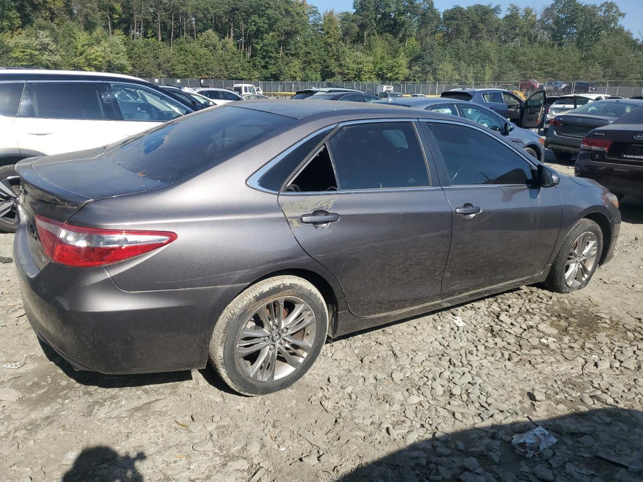 VIN 4T1BF1FK3HU426772 2017 TOYOTA CAMRY no.3