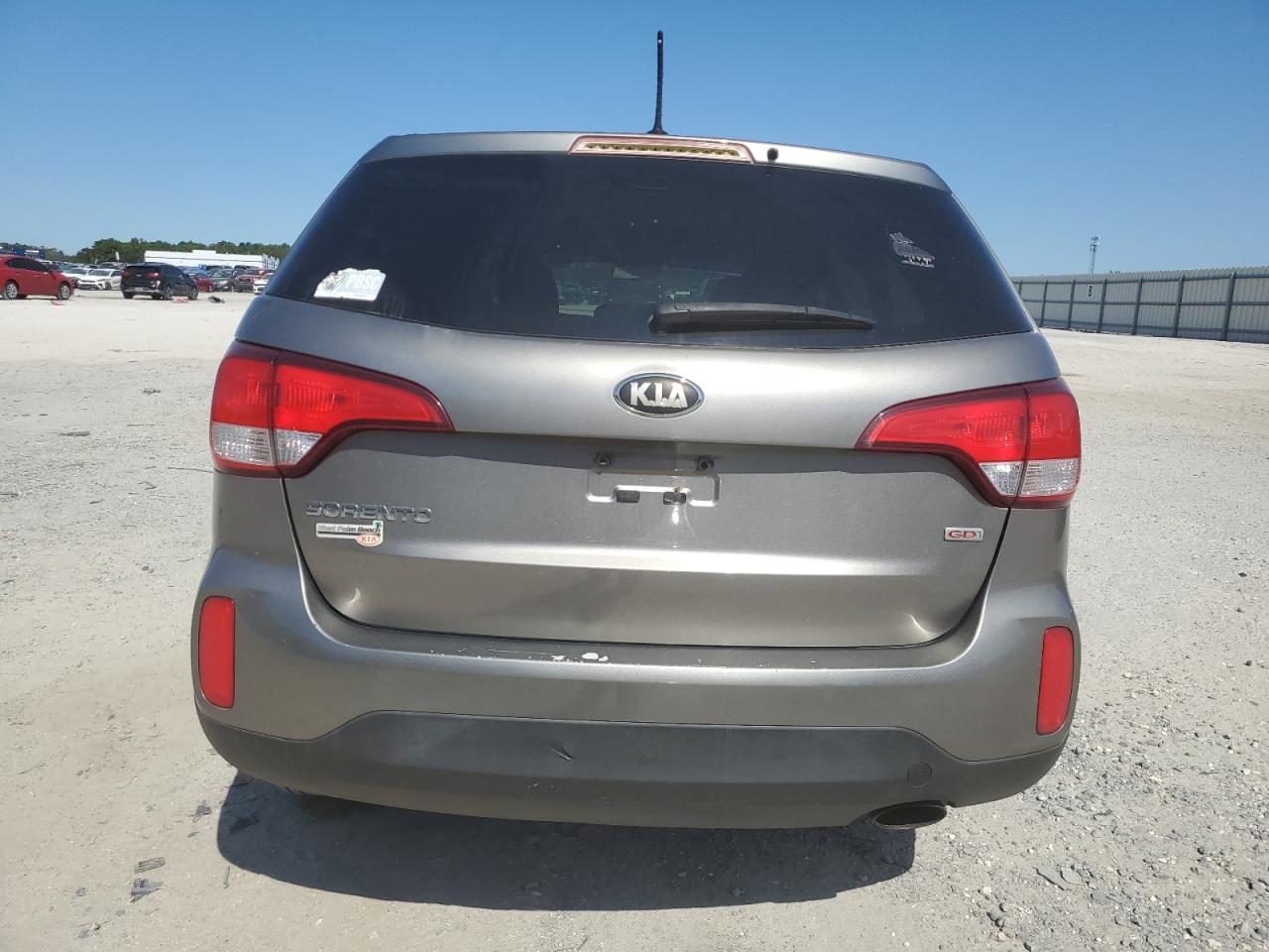 2015 Kia Sorento Lx VIN: 5XYKT3A61FG657543 Lot: 76455104