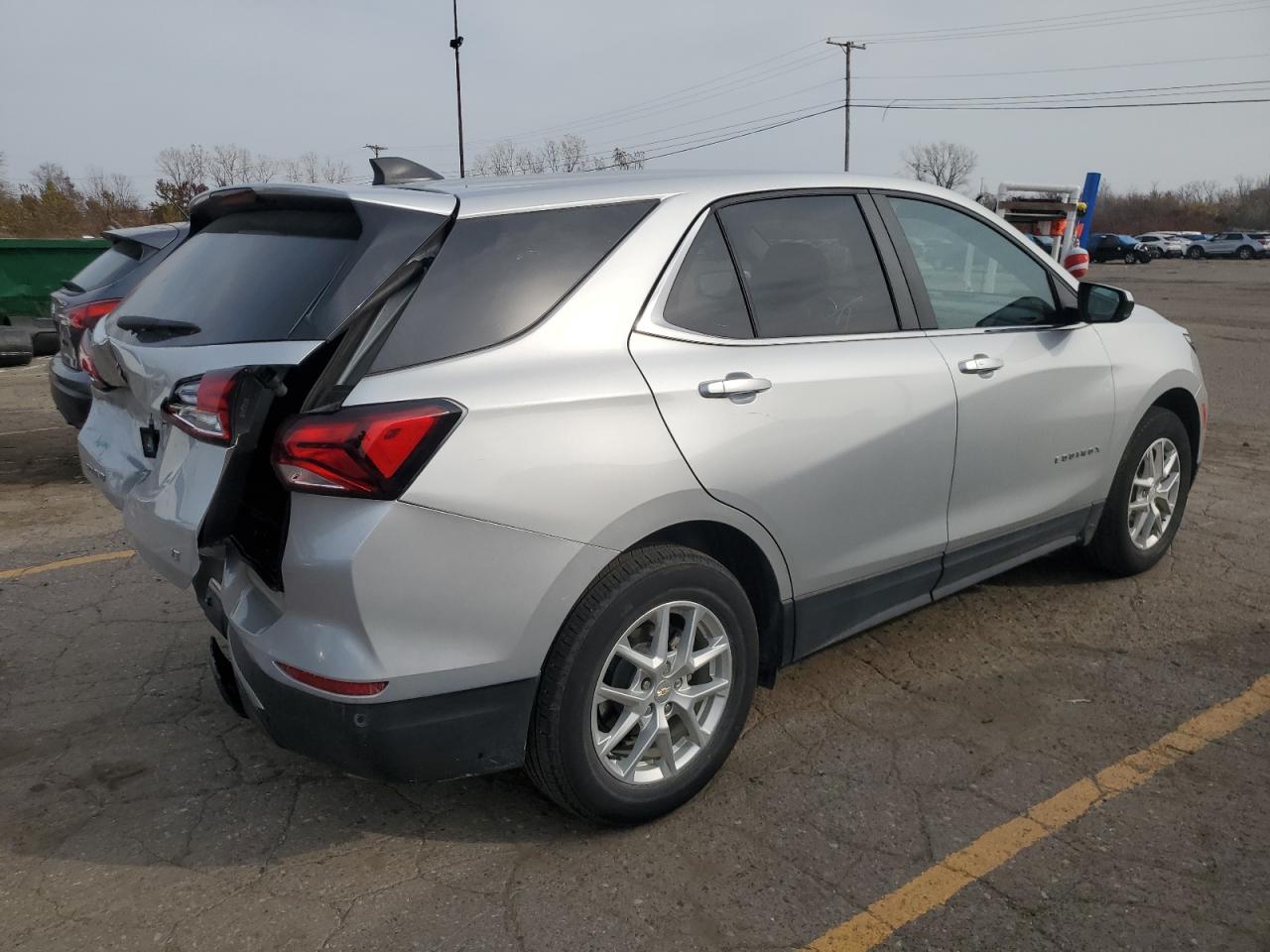 2022 Chevrolet Equinox - Image 3