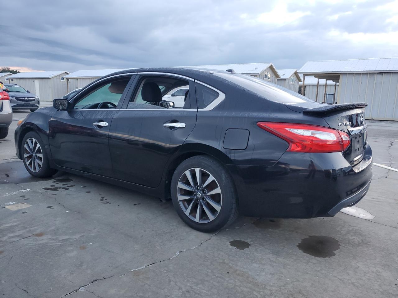 1N4AL3AP0HC275442 2017 NISSAN ALTIMA - Image 2