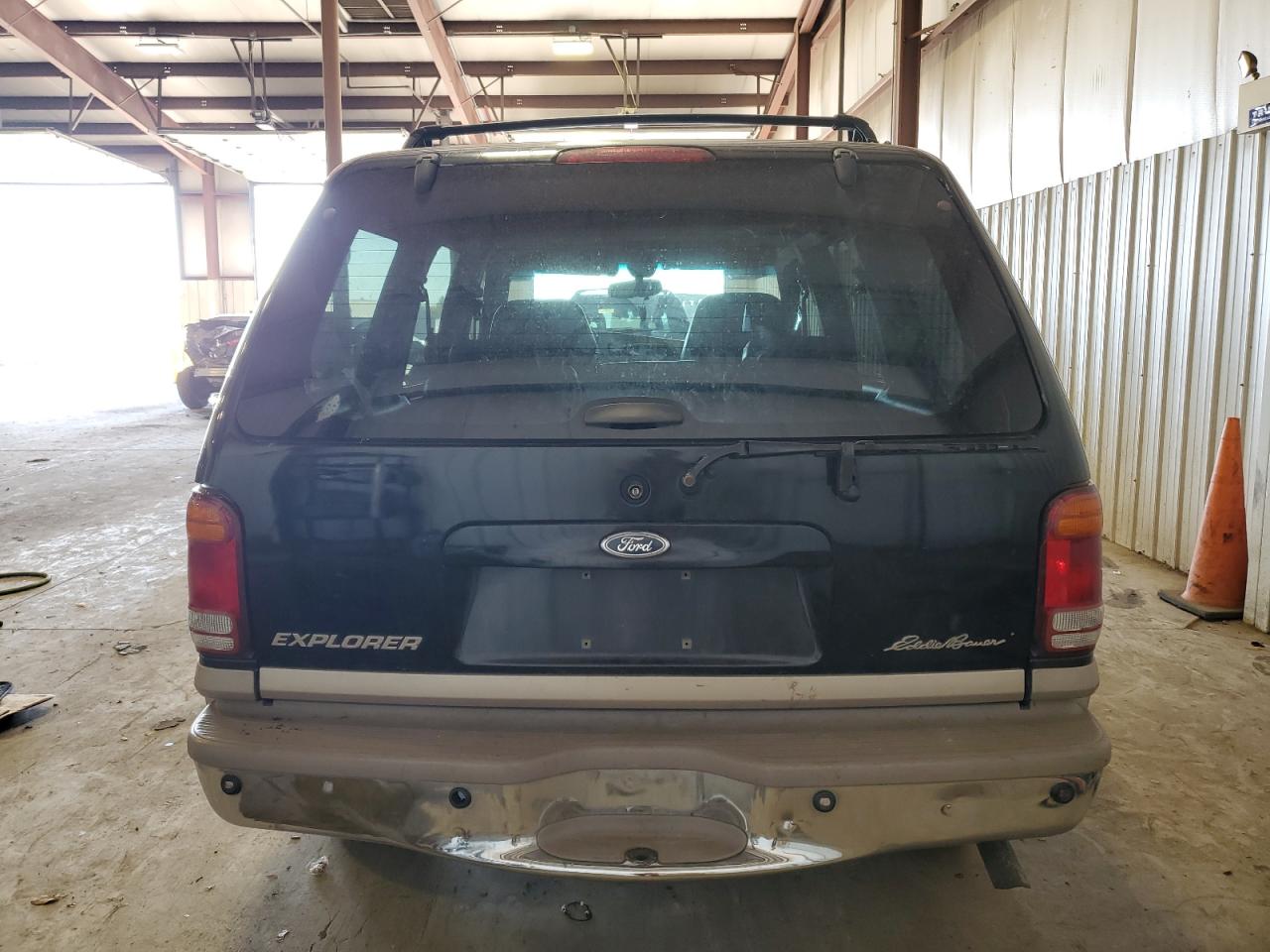 2001 Ford Explorer Eddie Bauer VIN: 1FMDU74EX1UB03999 Lot: 76602964