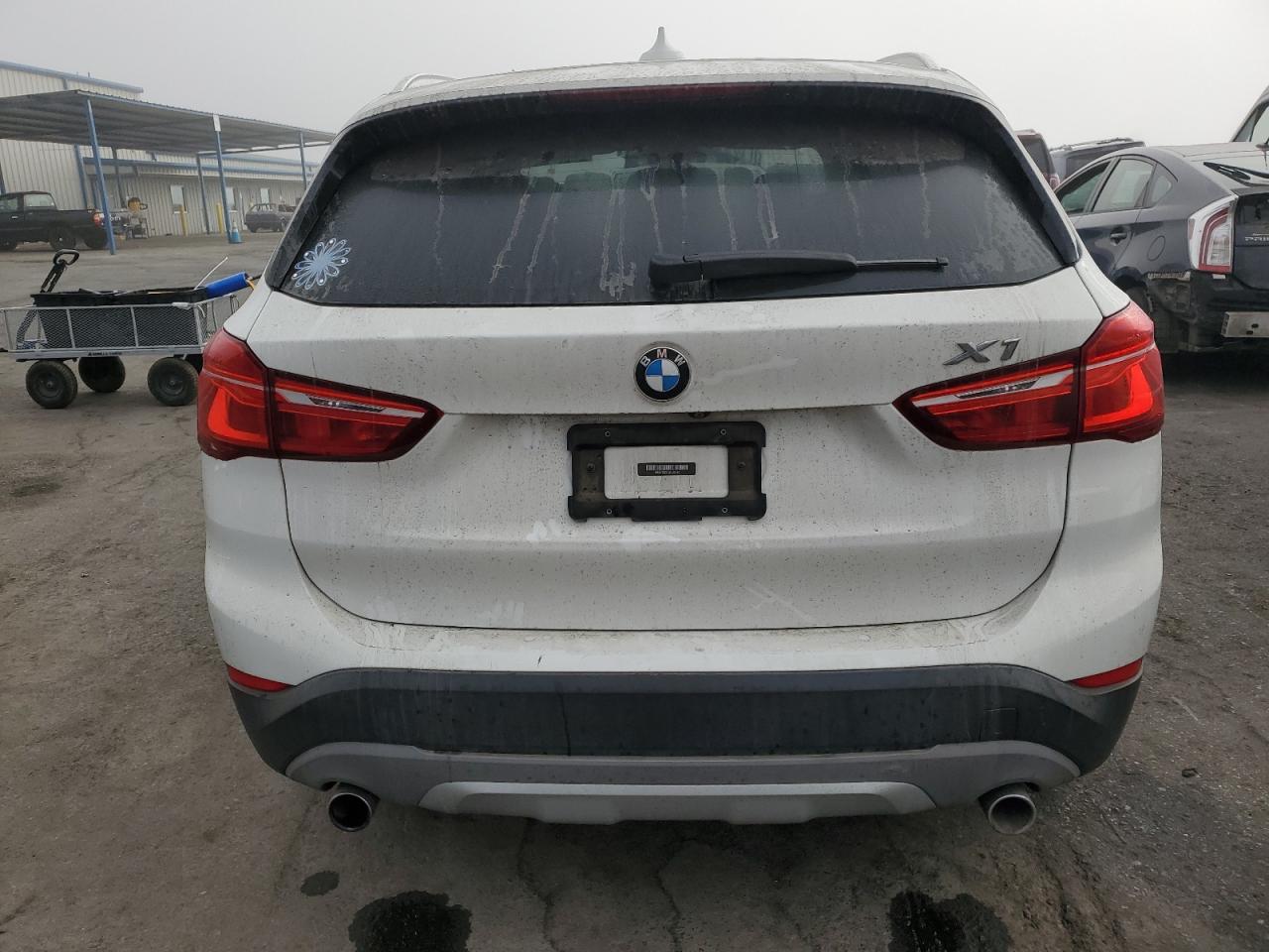 VIN WBXHT3C37J5L25642 2018 BMW X1 no.6