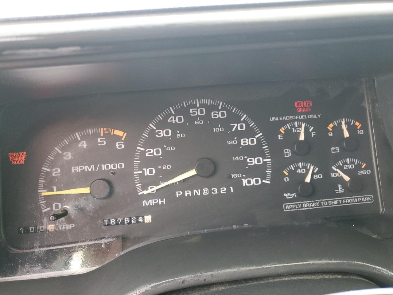 1996 GMC Yukon VIN: 3GKEK18R6TG521690 Lot: 76060364