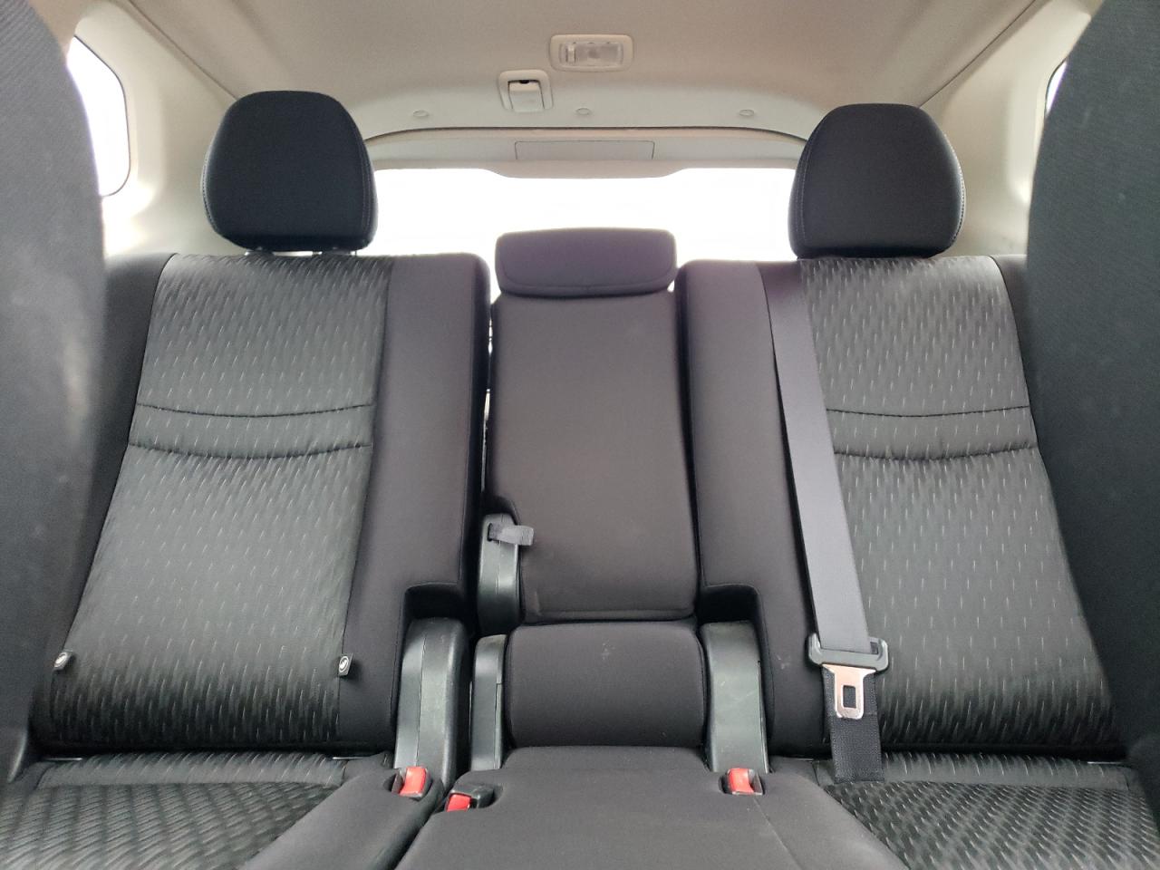 2019 Nissan Rogue - Image 10