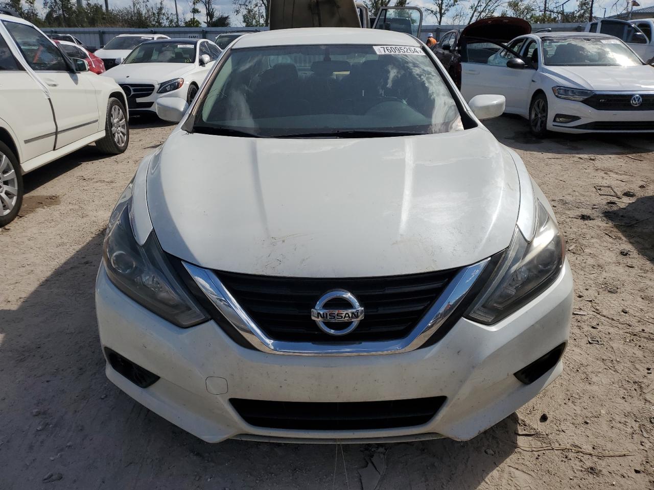 2018 Nissan Altima - Image 5
