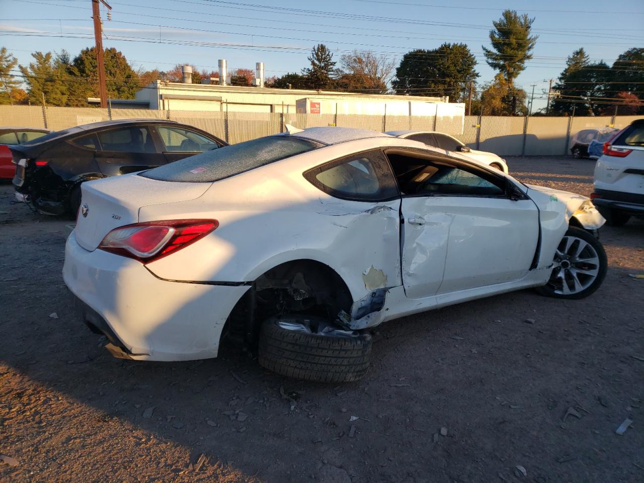 2013 Hyundai Genesis - Image 3